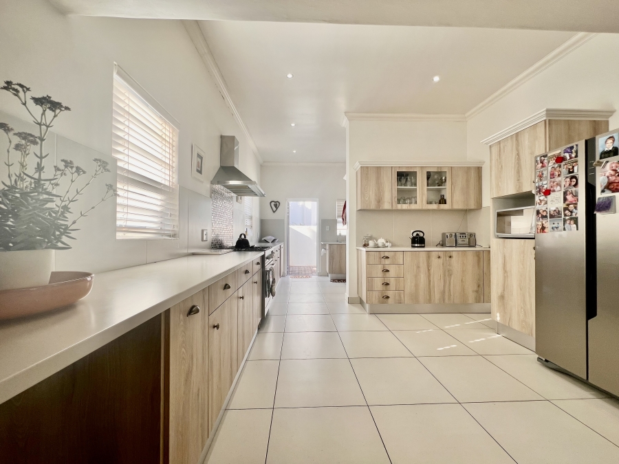 4 Bedroom Property for Sale in The Cove Western Cape